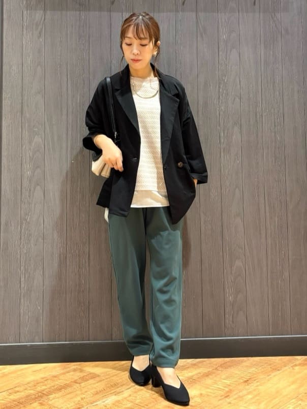 meiさんの「SHOO･LA･RUE｜【S-LL/体型カバー】気負わず着られる ジャカード裾フェイクトップス」を使ったコーディネート