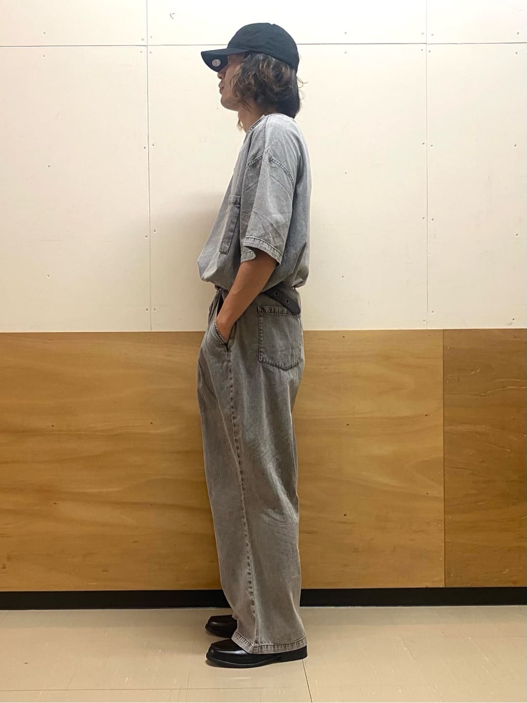 keyさんの「THE SHOP TK｜ライトデニム半袖Tシャツ【洗濯機OK】」を使ったコーディネート