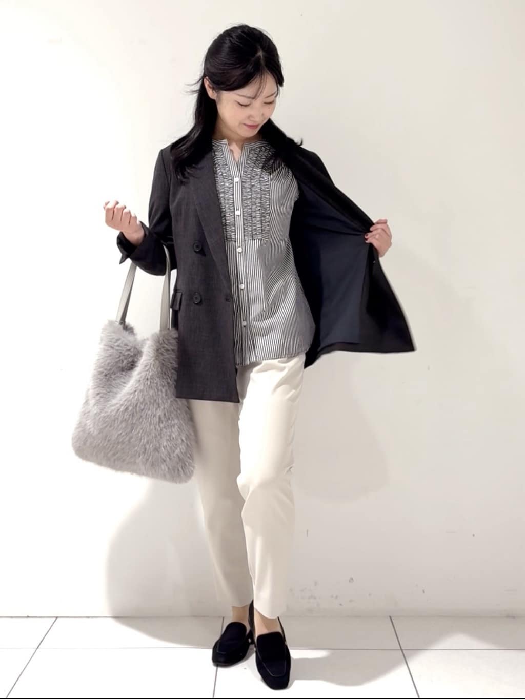 momokoさんの「INDIVI｜【洗える／セットアップ可能】凹凸ストレッチ素材ダブルジャケット」を使ったコーディネート