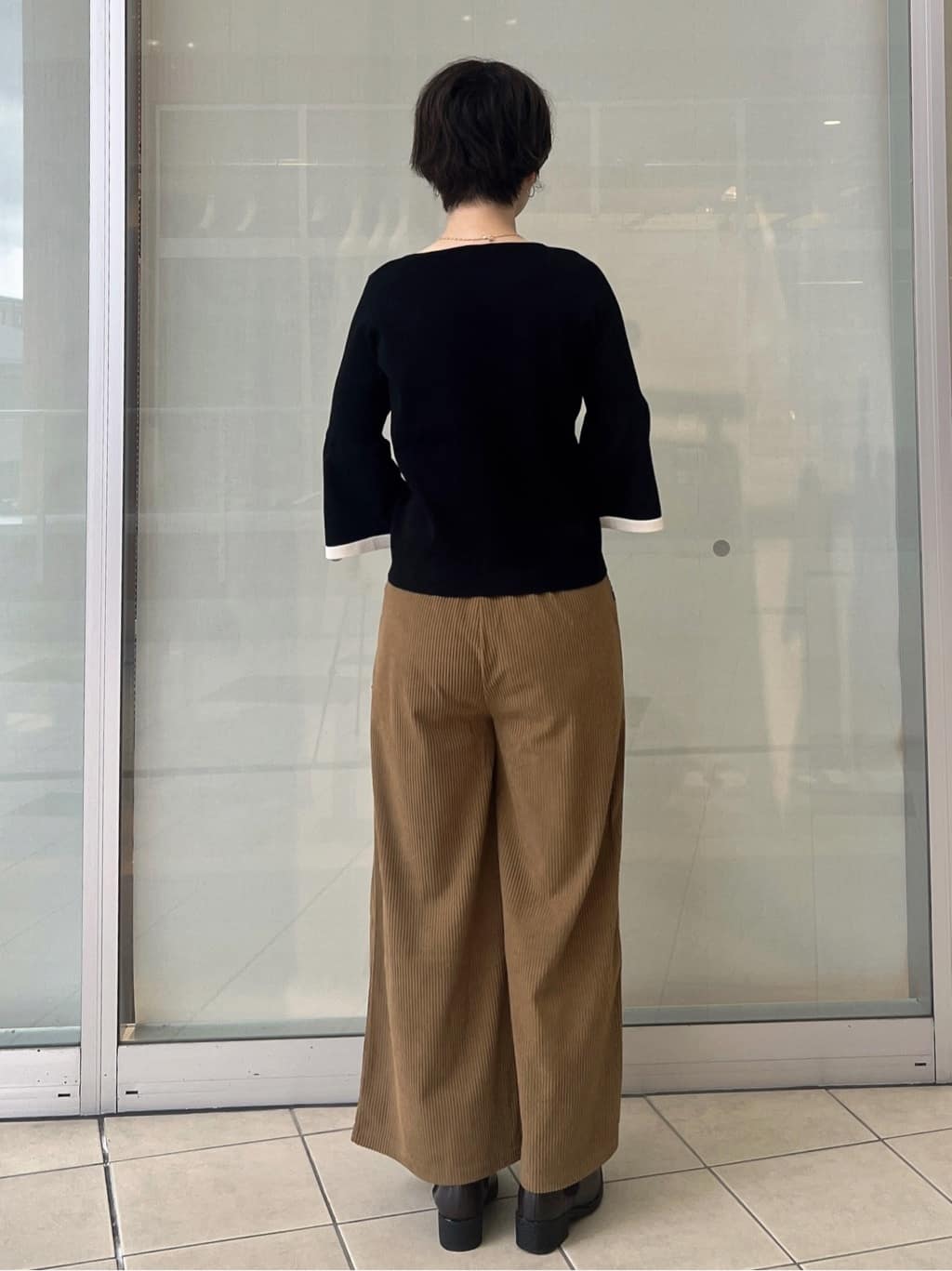 yo-koさんの「OPAQUE.CLIP｜ゴーデュロイジャージイージーワイドパンツ【洗濯機OK】」を使ったコーディネート