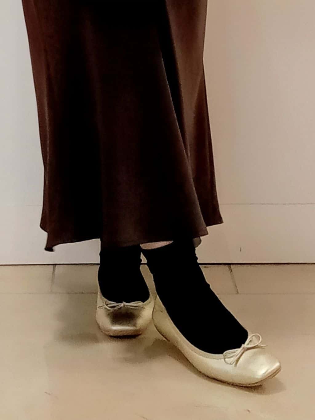 emiさんの「DRESSTERIOR｜カシミヤブレンドフードニット」を使ったコーディネート