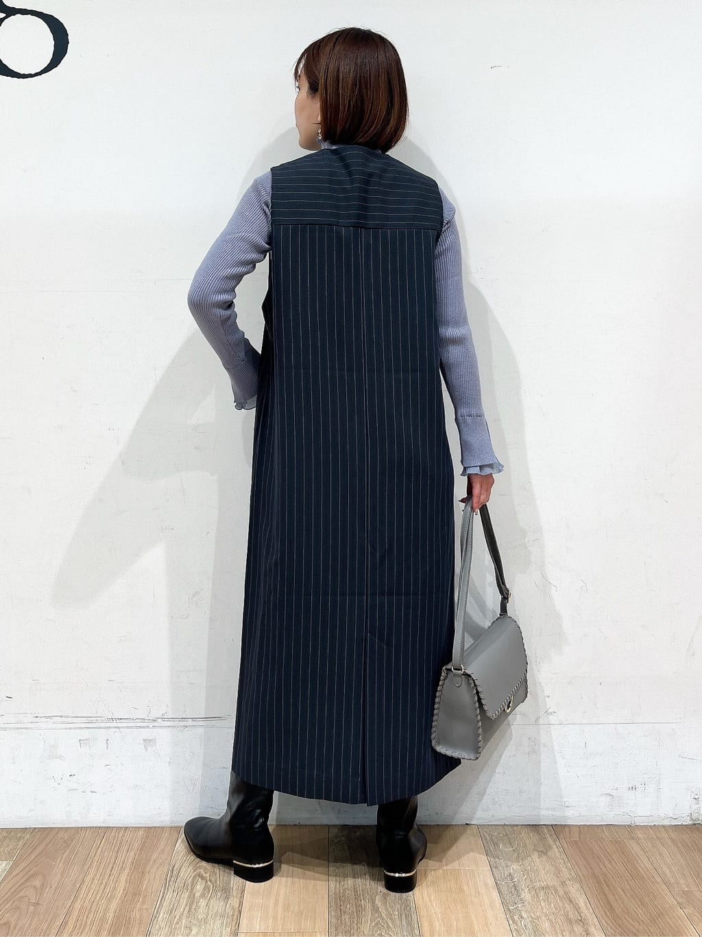 山さんさんの「grove｜【2WAY/美シルエット】着こなし自在のジャンドレワンピース」を使ったコーディネート