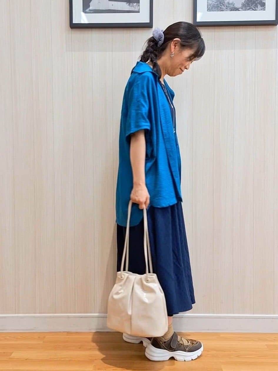 Saoさんの「SHOO･LA･RUE｜【洗える/S-LL/5分袖】1枚でも羽織としても。さらさらドレープシャツ」を使ったコーディネート