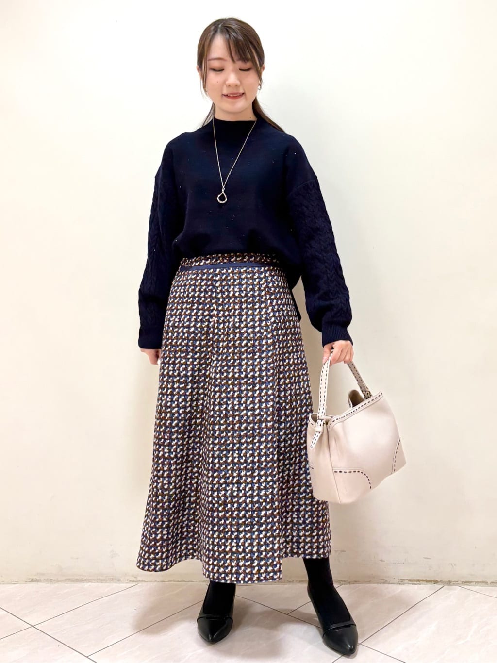 mikiさんの「Reflect｜【一枚で着映え◎／ゆったりシルエット】ラメ&times;スパンコールウール混ニット」を使ったコーディネート