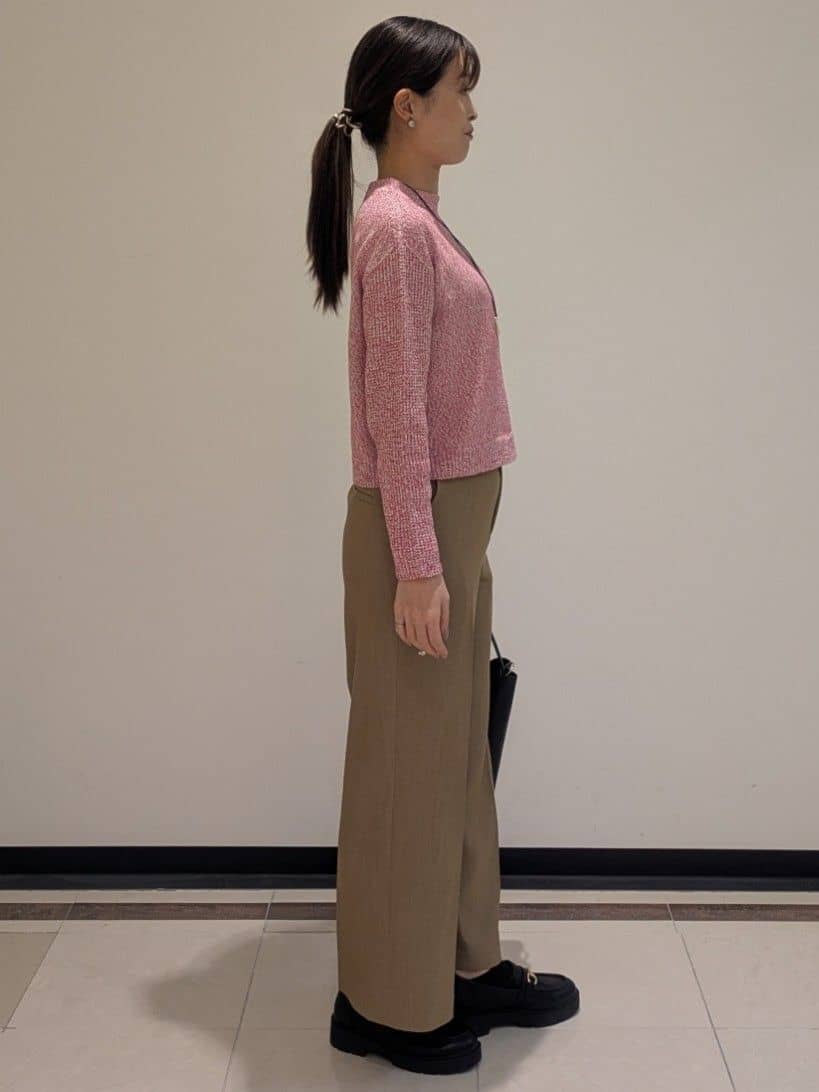 mikiさんの「COUP DE CHANCE｜◆【手洗い可／日本製】きれいめデニム風パンツ」を使ったコーディネート