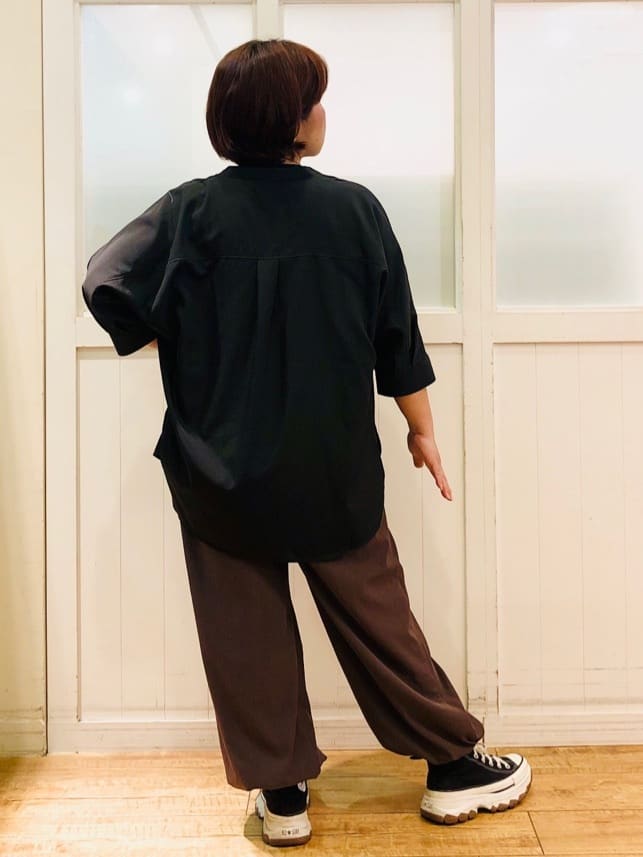YYYさんの「SHOO･LA･RUE｜【S-LL/洗濯後しわになりにくい】コットン風 前あきドルマンブラウス」を使ったコーディネート