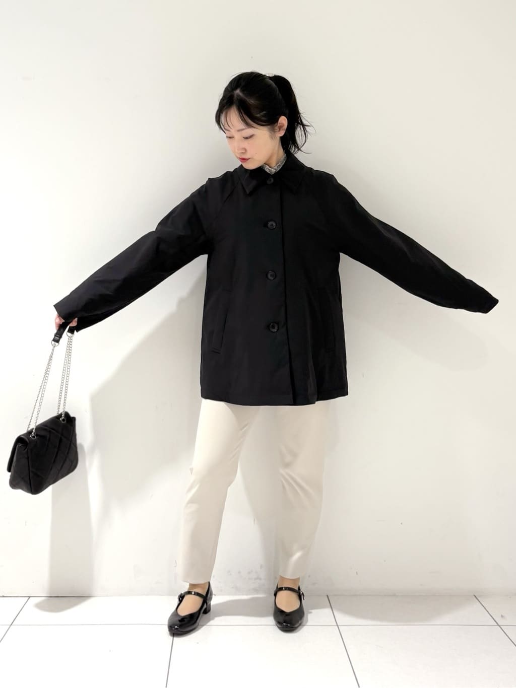 momokoさんの「INDIVI｜【ウール混ラメ素材】Vネック煌めきニット」を使ったコーディネート