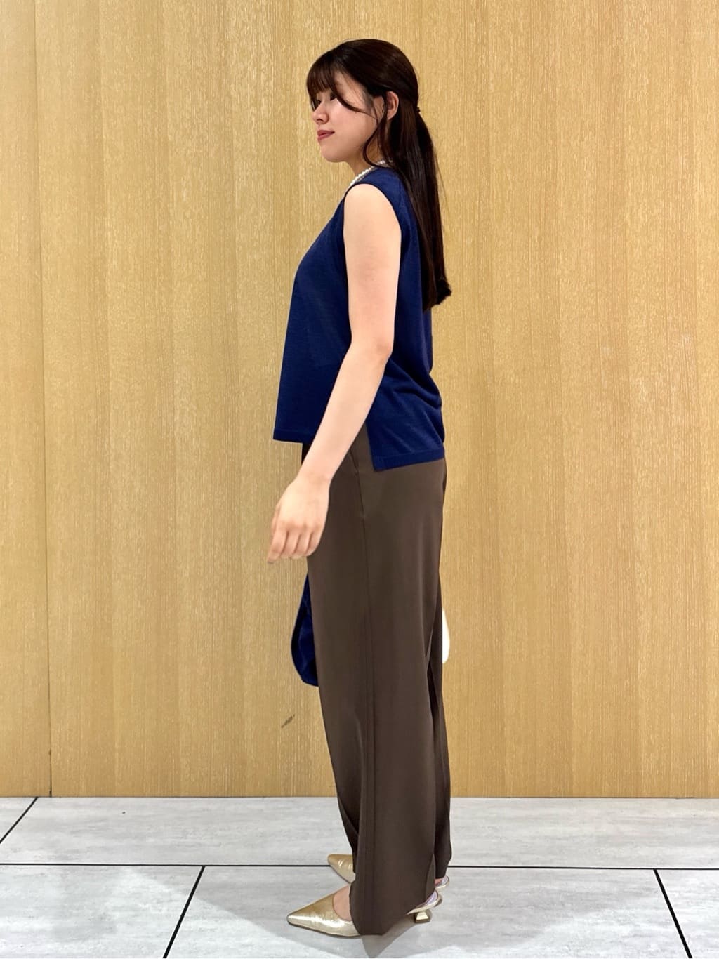 nanaさんの「UNTITLED｜【アンサンブル可/洗える】シアーノースリーブ プルオーバー」を使ったコーディネート