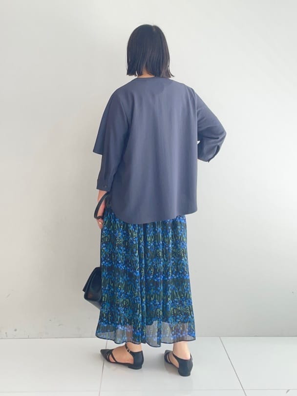 murayamaさんの「INDIVI｜【羽織りとしても活躍！】ケープカラーブラウス」を使ったコーディネート