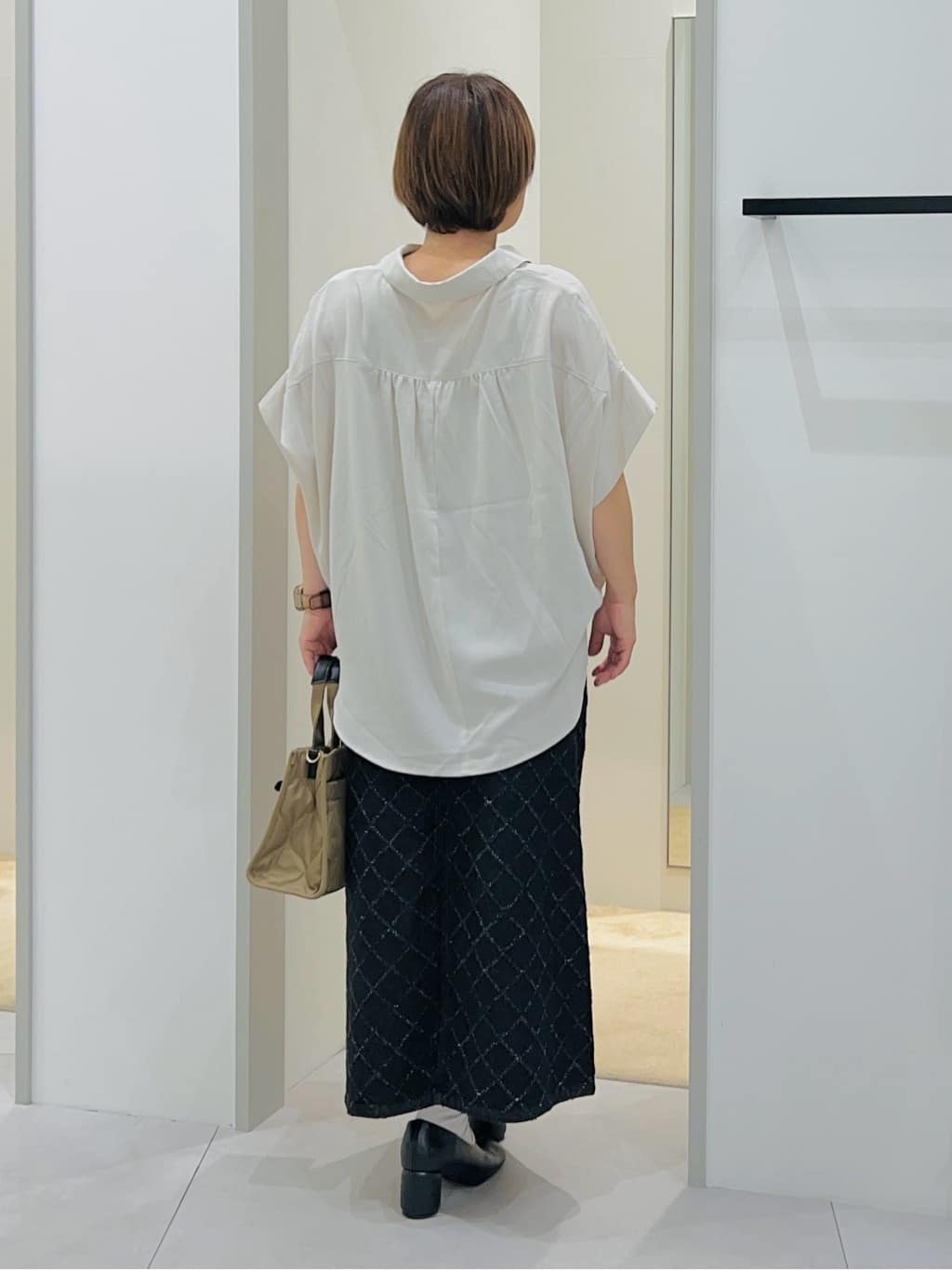 タナさんの「THE SHOP TK｜【インしなくても決まる】スキッパーシャツ/接触冷感/防シワ/速乾」を使ったコーディネート