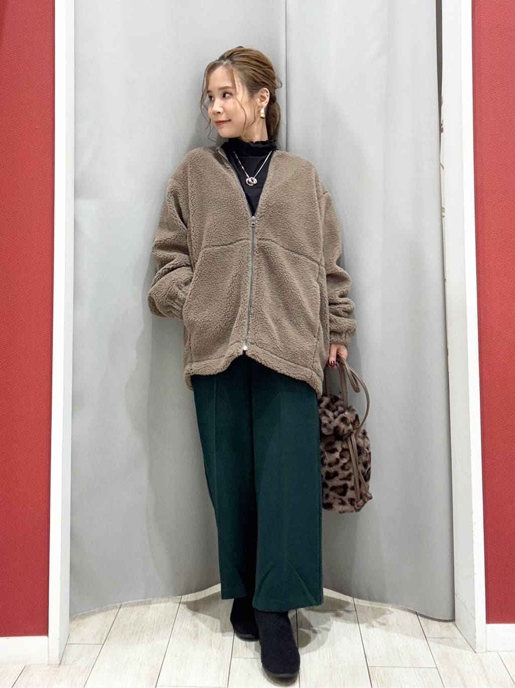 shioさんの「SHOO･LA･RUE｜【洗濯機可/S-LL】きちんと見えする あったか裏起毛ガウチョパンツ」を使ったコーディネート