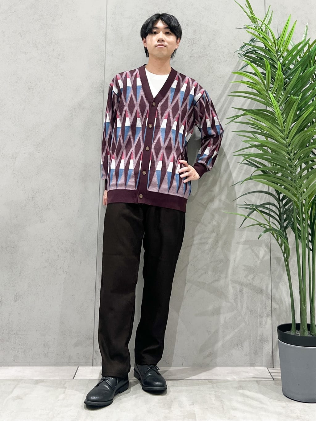 SHI-MAさんの「THE SHOP TK｜【季節の変わり目に活躍】ニットカーディガン 選べる2デザイン(柄&無地)/洗濯機OK」を使ったコーディネート