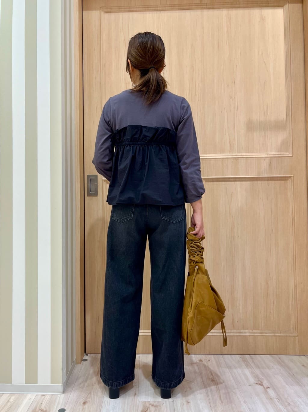 Kyokoさんの「SHOO･LA･RUE｜【洗濯機可/S-LL】1枚で華やか フリルドッキングトップス」を使ったコーディネート