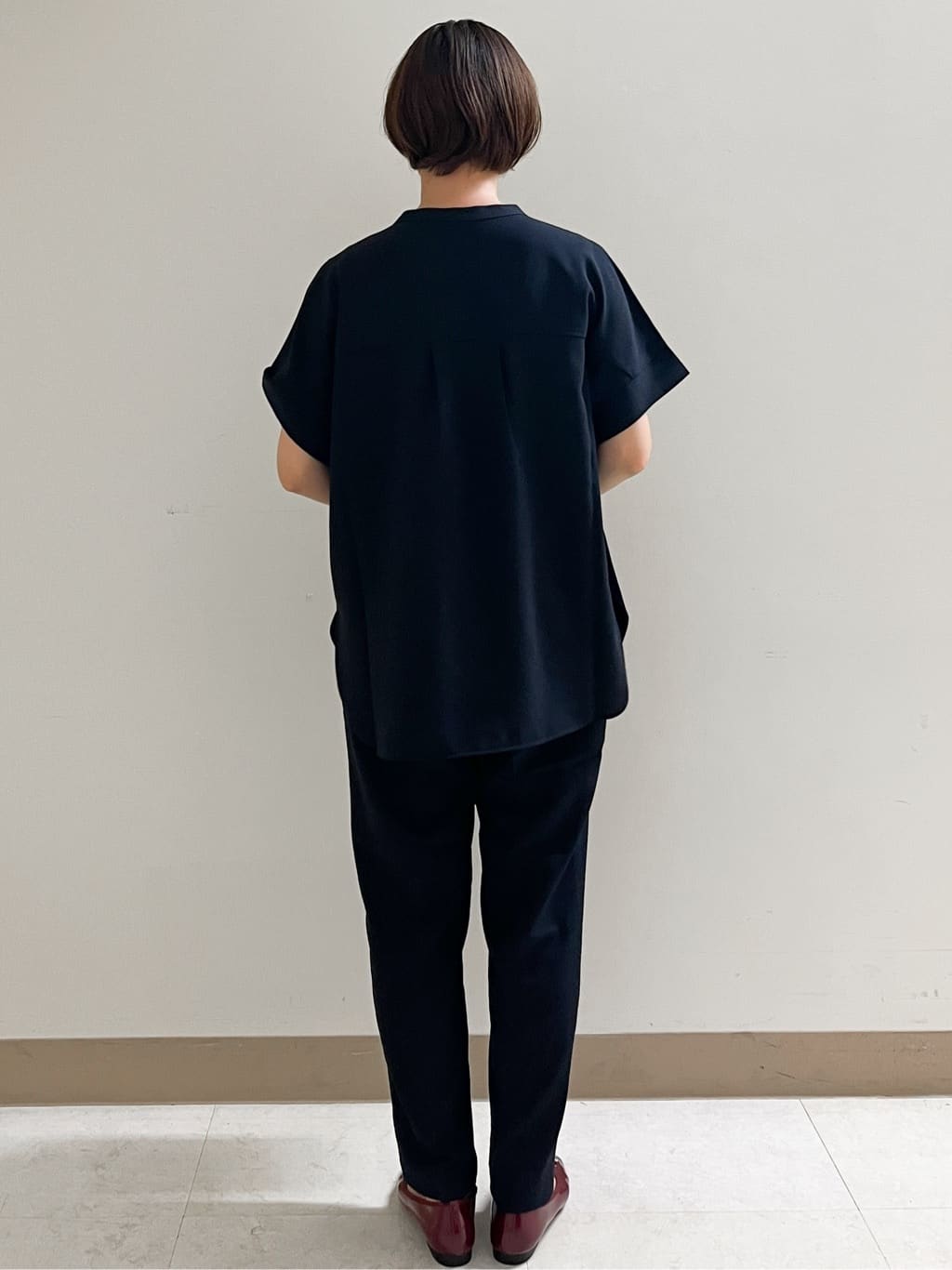 あかねさんの「OPAQUE.CLIP｜《5色展開／SS-LLサイズ》スキッパー金ボタンブラウス／セットアップ対応【防シワ／ストレッチ／洗濯」を使ったコーディネート
