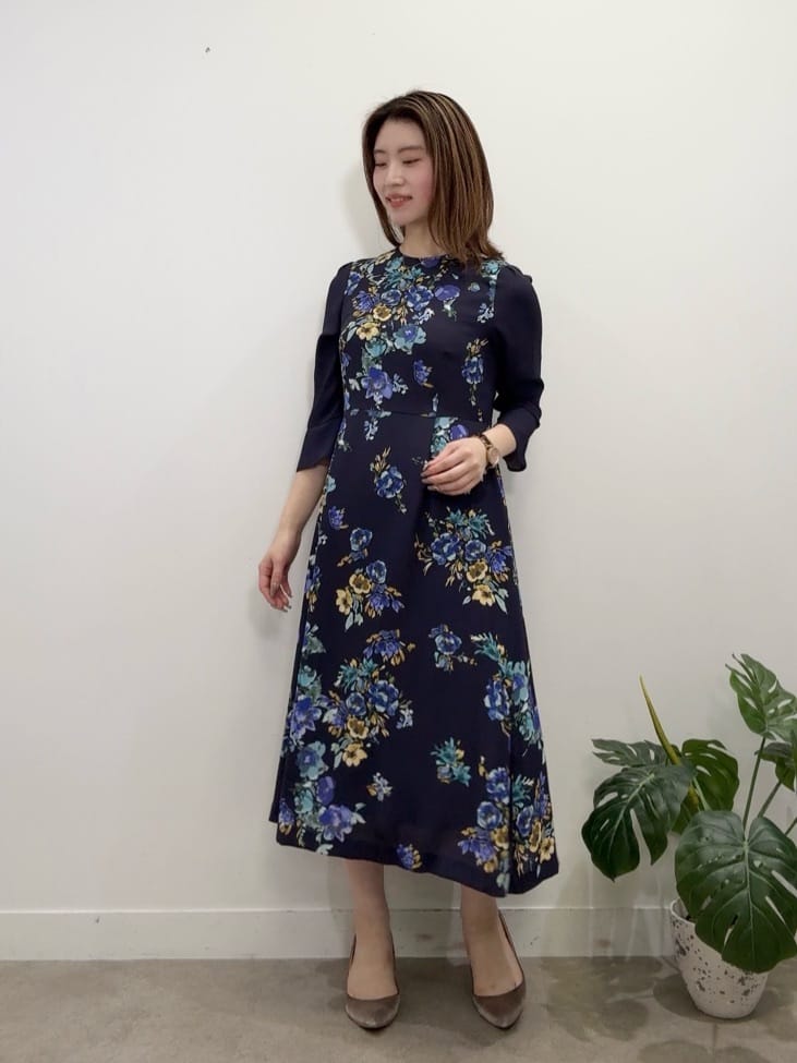 Suma Una本部スタッフさんの「SunaUna｜【手洗い可】花柄パネルワンピース」を使ったコーディネート