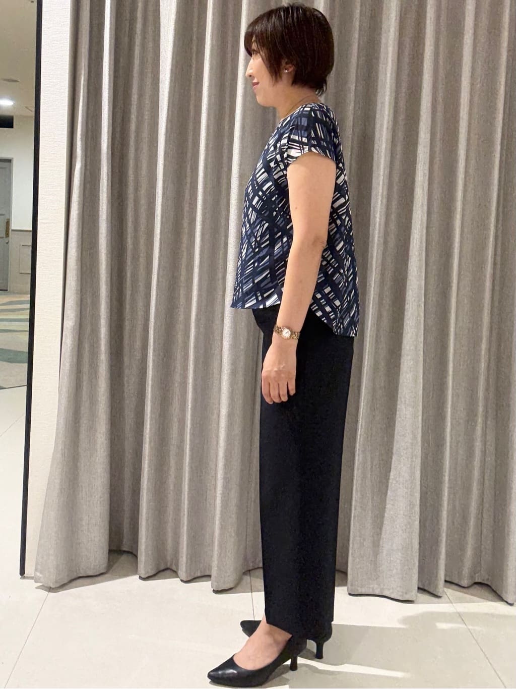 Satさんの「COUP DE CHANCE｜【手洗い可／日本製】センタープレス ストレートパンツ」を使ったコーディネート