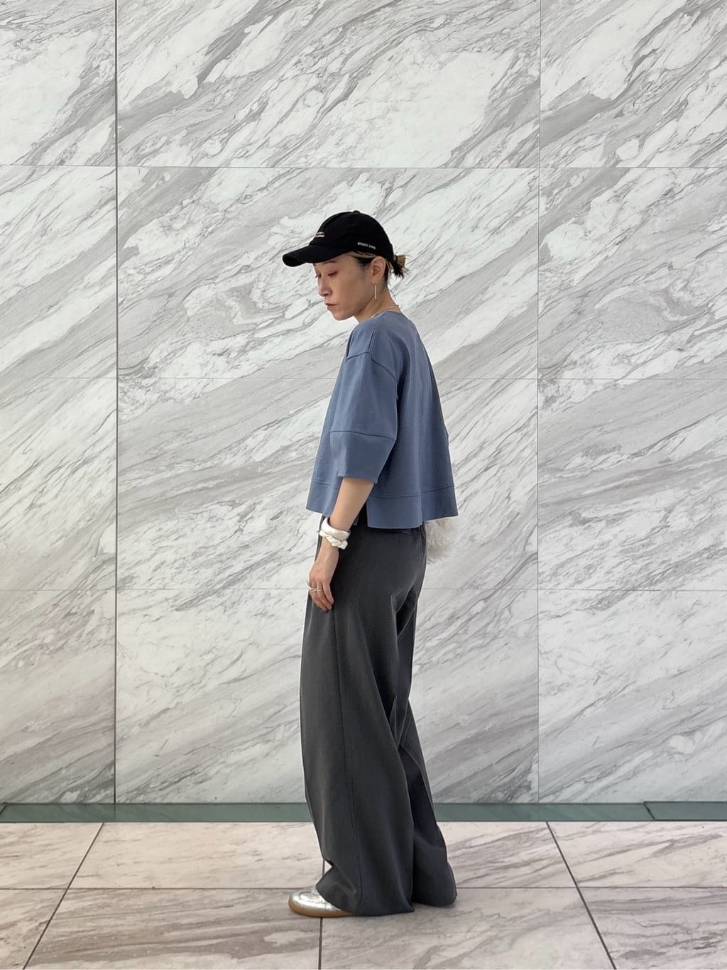 kotakiさんの「INDIVI｜フォルムスリーブカットソー」を使ったコーディネート