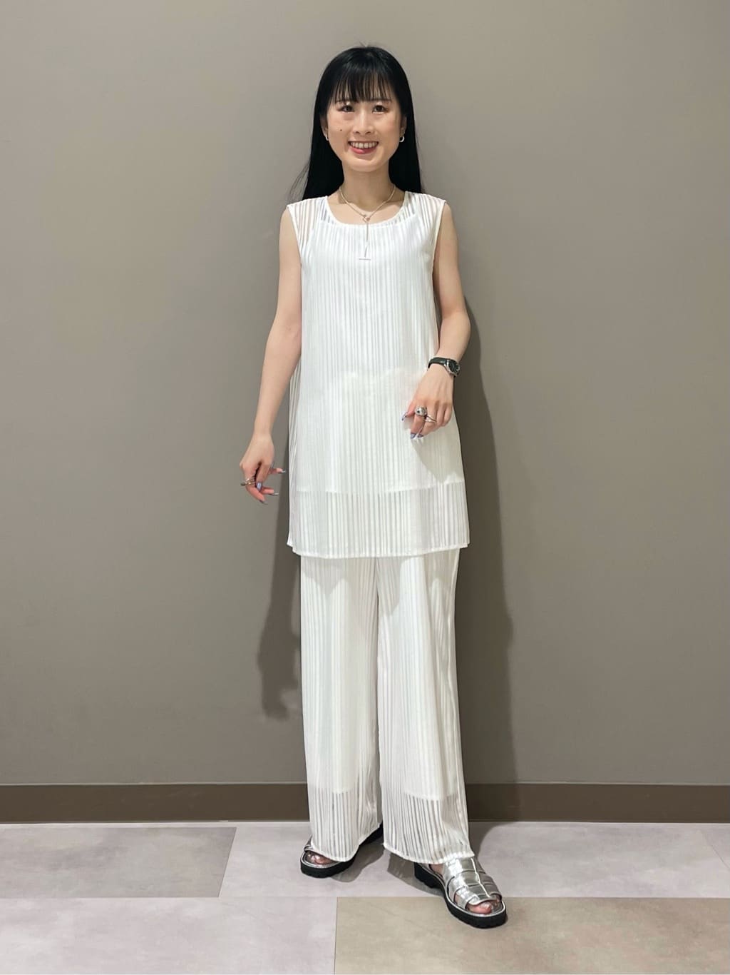 KEIKOさんの「INDIVI｜【洗える／セットアップ可能】ラッセルワイドパンツ」を使ったコーディネート