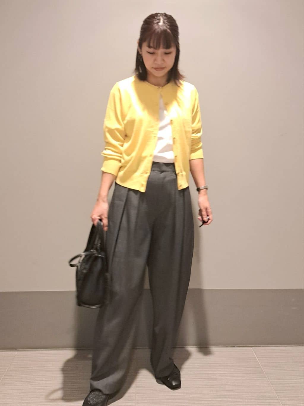 Takahashiさんの「DRESSTERIOR｜◆20／1シルケット風天竺Tシャツ」を使ったコーディネート