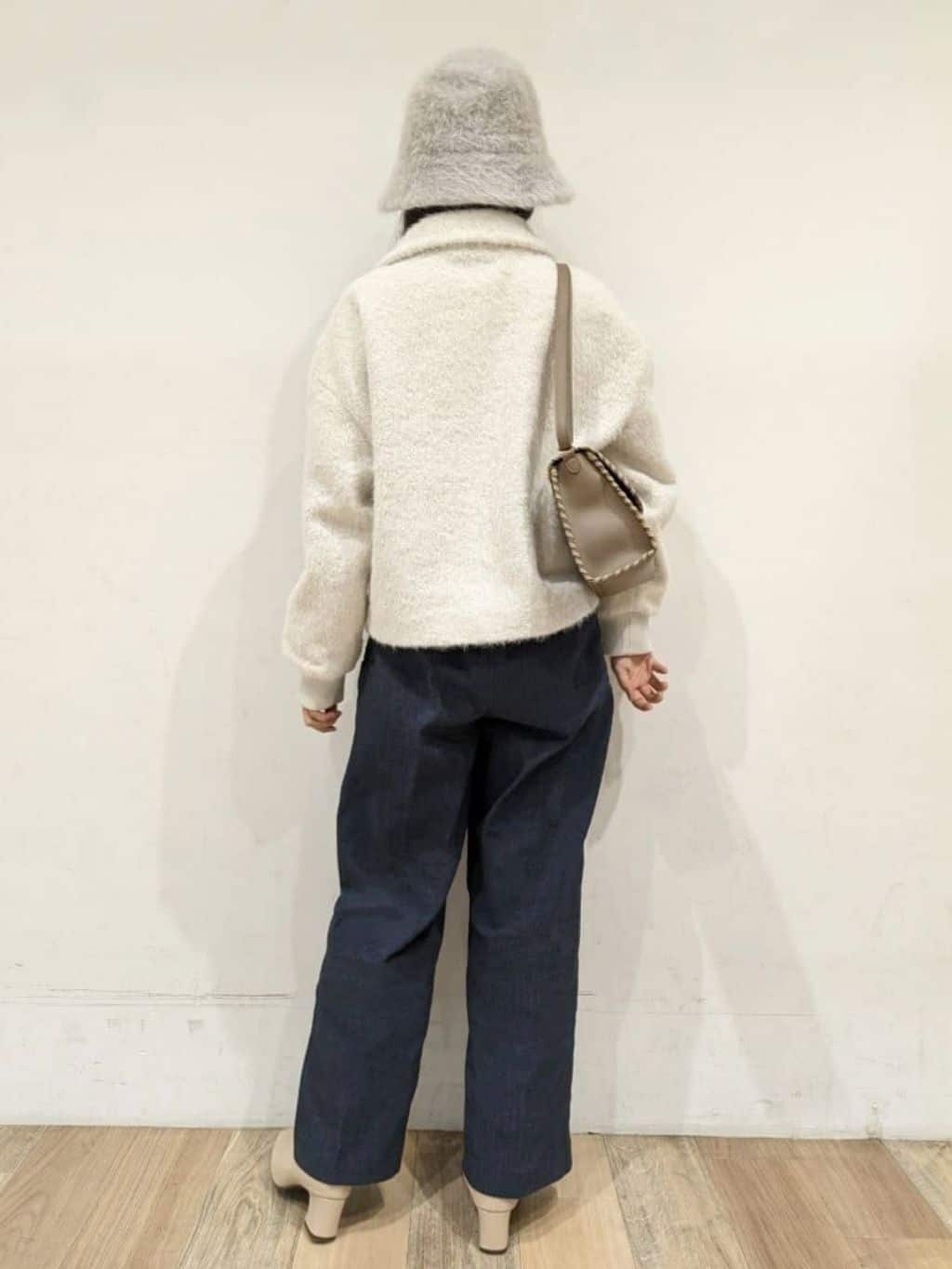 にこさんの「grove｜【あったか裏起毛】デニムライクストレートワイドパンツ」を使ったコーディネート