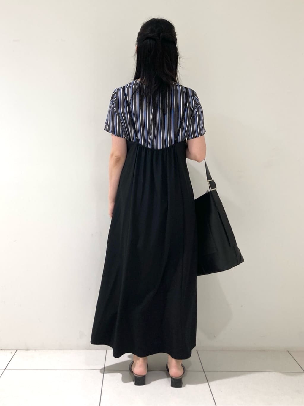 momokoさんの「INDIVI｜【UVケア】エアリージョーゼット キャミワンピース」を使ったコーディネート