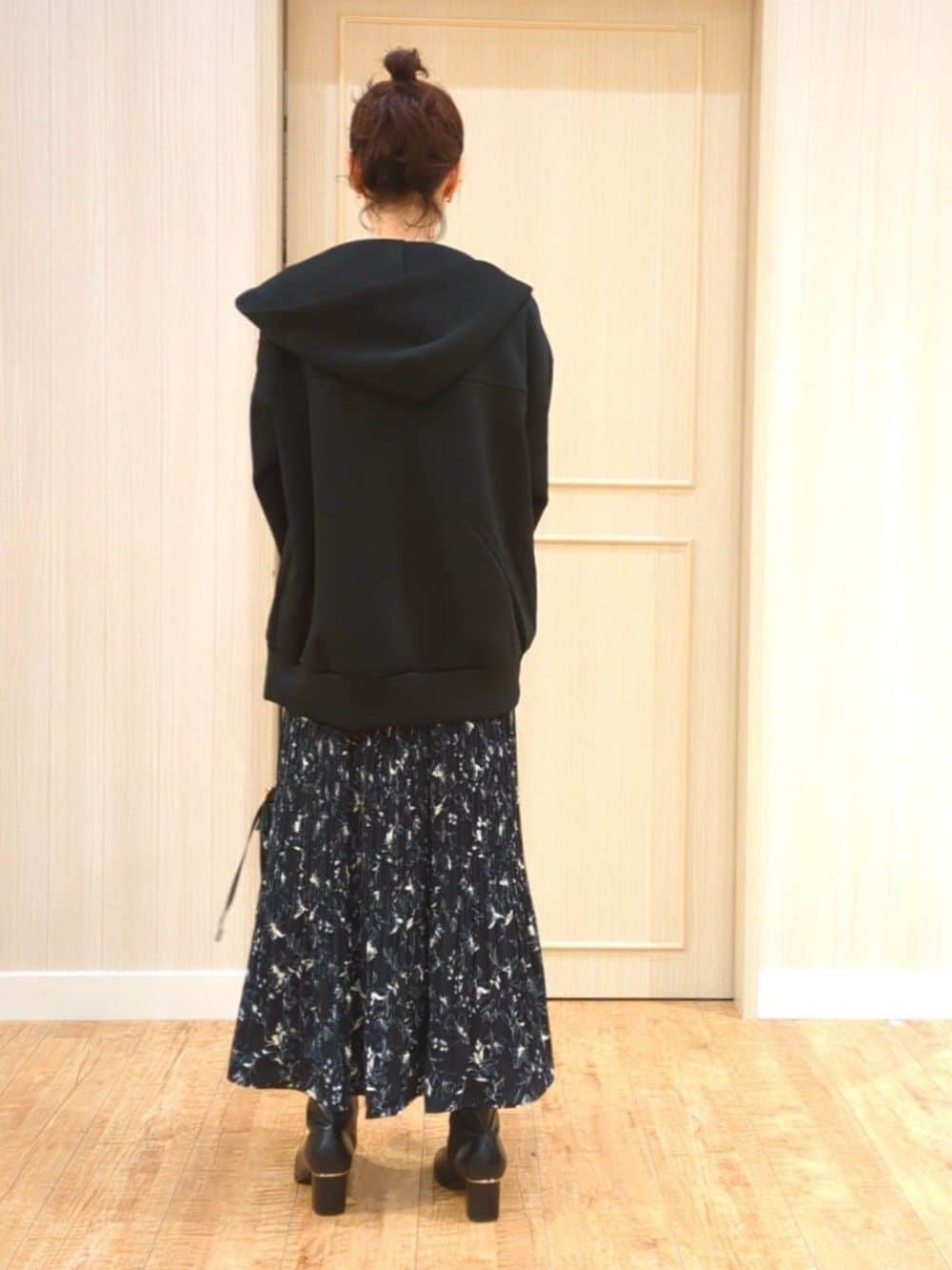 massuさんの「SHOO･LA･RUE｜【高レビュー/洗濯機可】ゆるシルエットで体型カバー もちもちニット」を使ったコーディネート