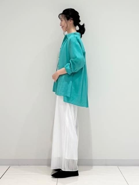 kayoさんの「INDIVI｜【体型カバー／清涼感】シアーオーバーシャツ」を使ったコーディネート