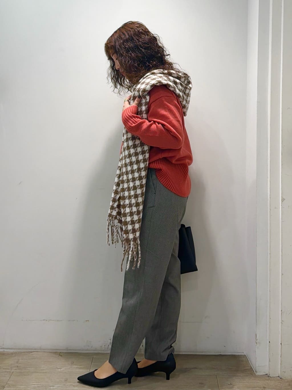 sumicaさんの「OPAQUE.CLIP｜ウォームタッチ テーパードパンツ【洗濯機洗OK／ストレッチ】」を使ったコーディネート