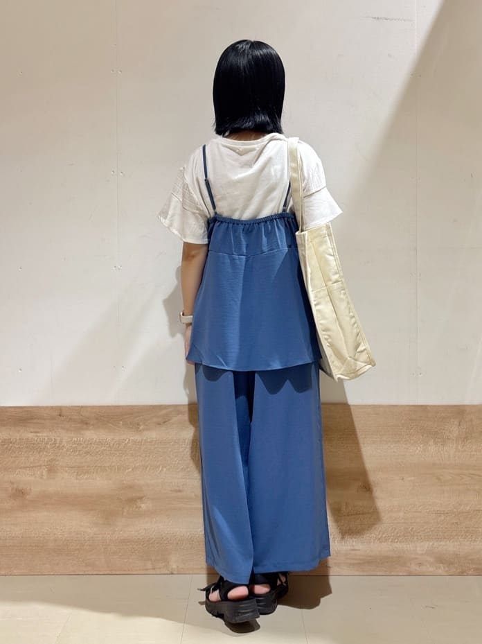 るねさんの「SHOO･LA･RUE｜【S-LL/セットアップ可/ひんやり】女性らしさ溢れる ティアードキャミソール」を使ったコーディネート