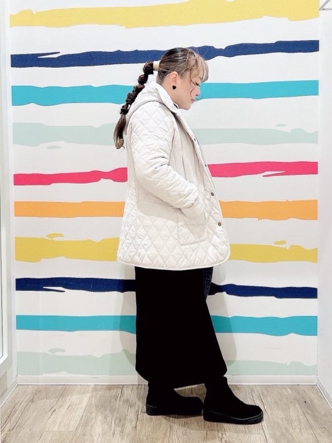 Peeさんの「SHOO･LA･RUE｜【S-LL/あったか】すらりときれい見え ベイカー風ナロースカート」を使ったコーディネート