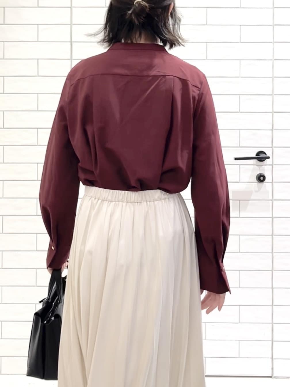 しおりさんの「OPAQUE.CLIP｜タックスキッパーブラウス【洗濯機OK】」を使ったコーディネート