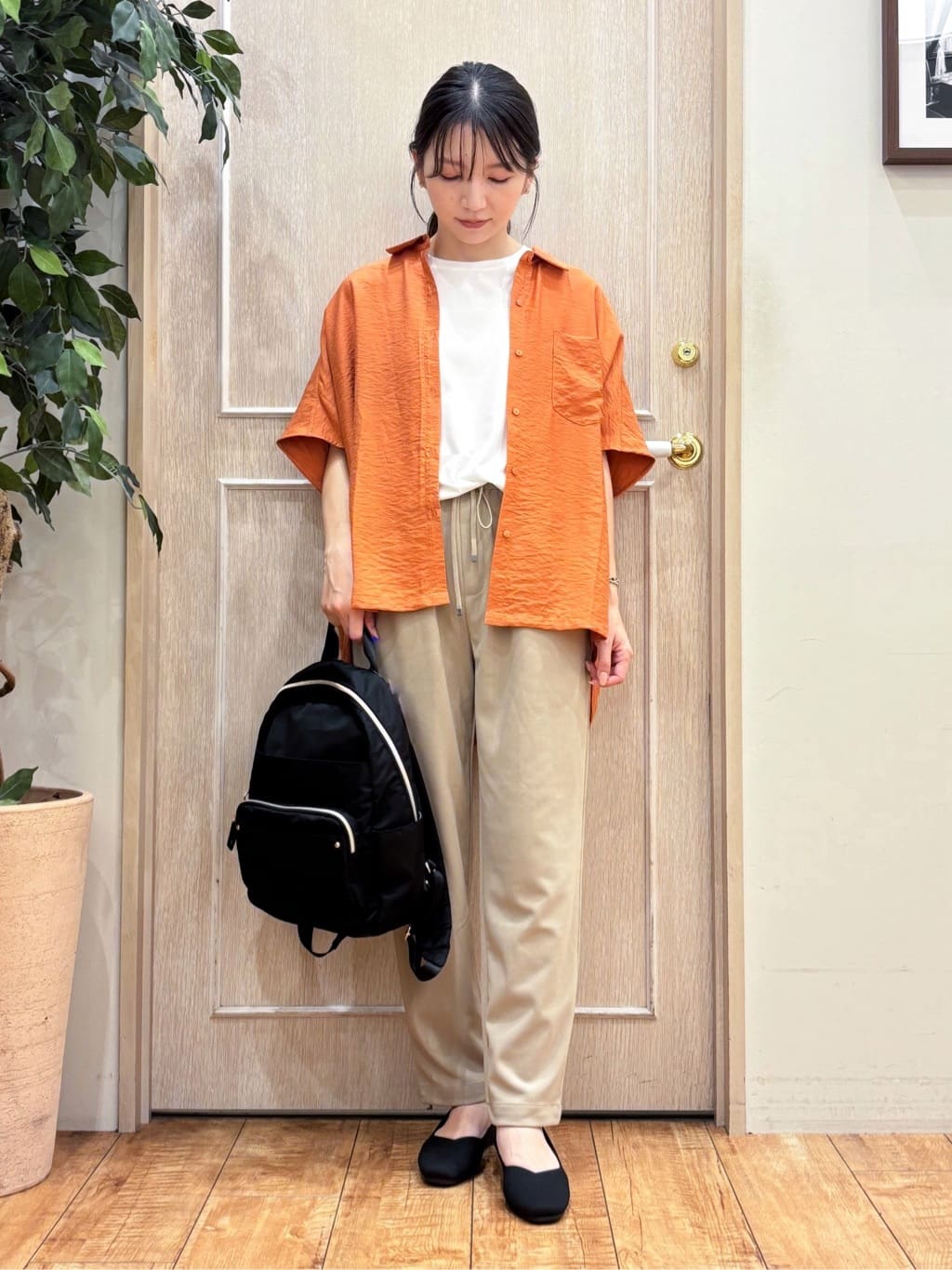 なみさんの「SHOO･LA･RUE｜【洗える/S-LL/5分袖】1枚でも羽織としても。さらさらドレープシャツ」を使ったコーディネート