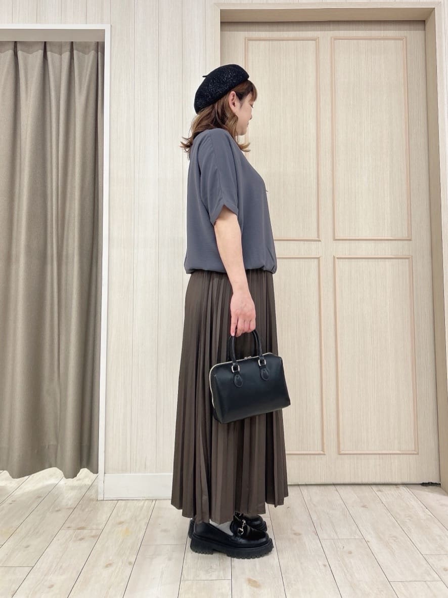 akiさんの「SHOO･LA･RUE｜【洗濯後しわになりにくい】さらっとタッチの 5分袖ドルマンブラウス」を使ったコーディネート