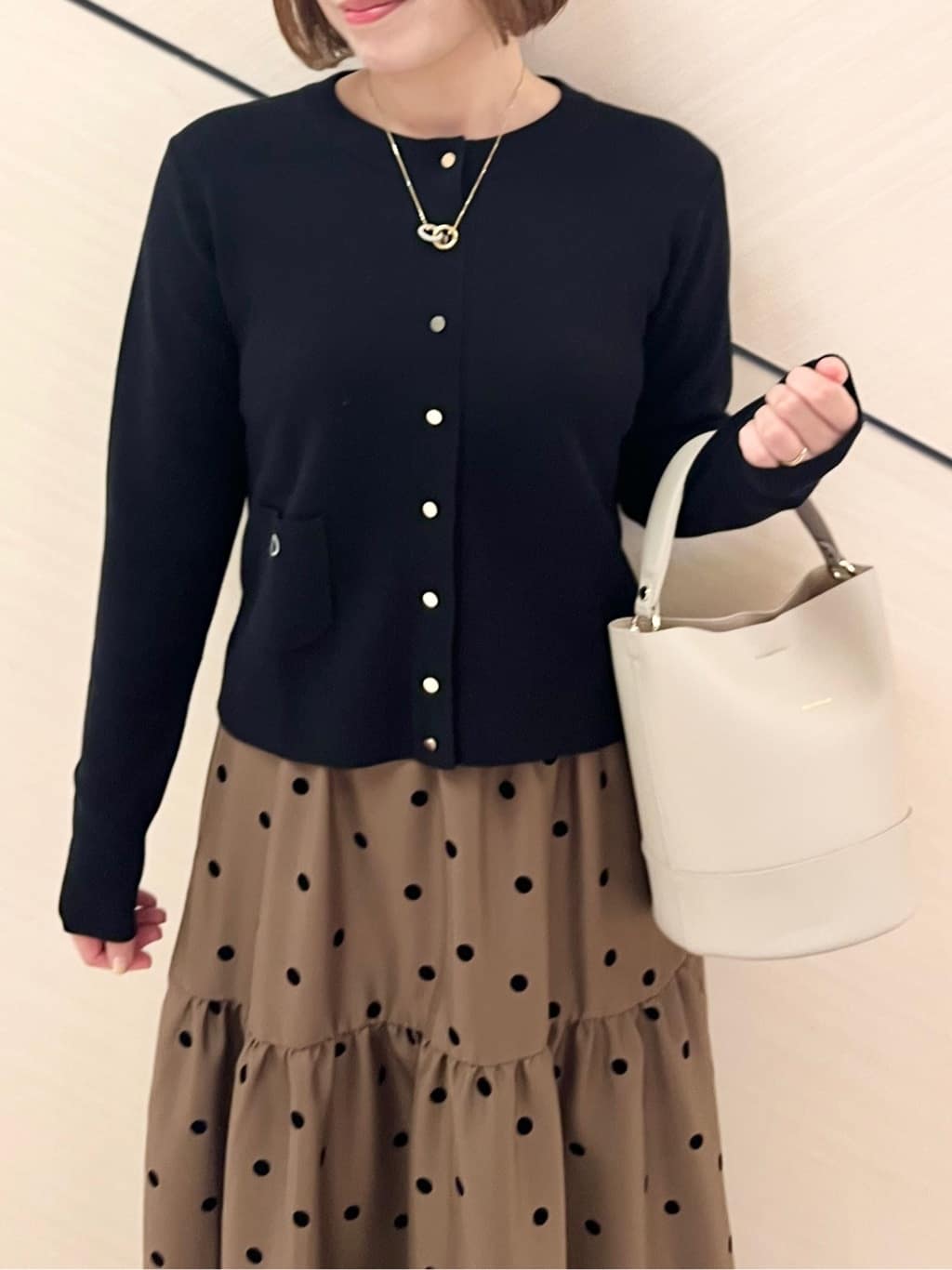 yahataさんの「DRESSTERIOR｜シュリンクレザーバケットBAG」を使ったコーディネート