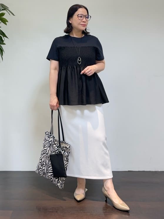 Asamiさんの「UNTITLED｜【コットン100/洗える/Tシャツ】シャーリングドッキングペプラム」を使ったコーディネート