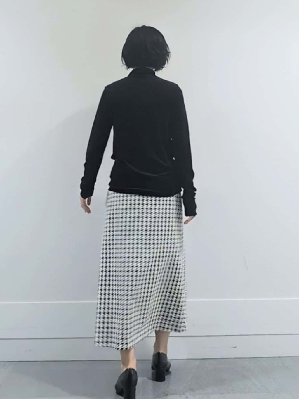 ミズタさんの「UNTITLED｜【ハイネック/レイヤード/重ね着におすすめ】トリコットベロア シアーインナー」を使ったコーディネート