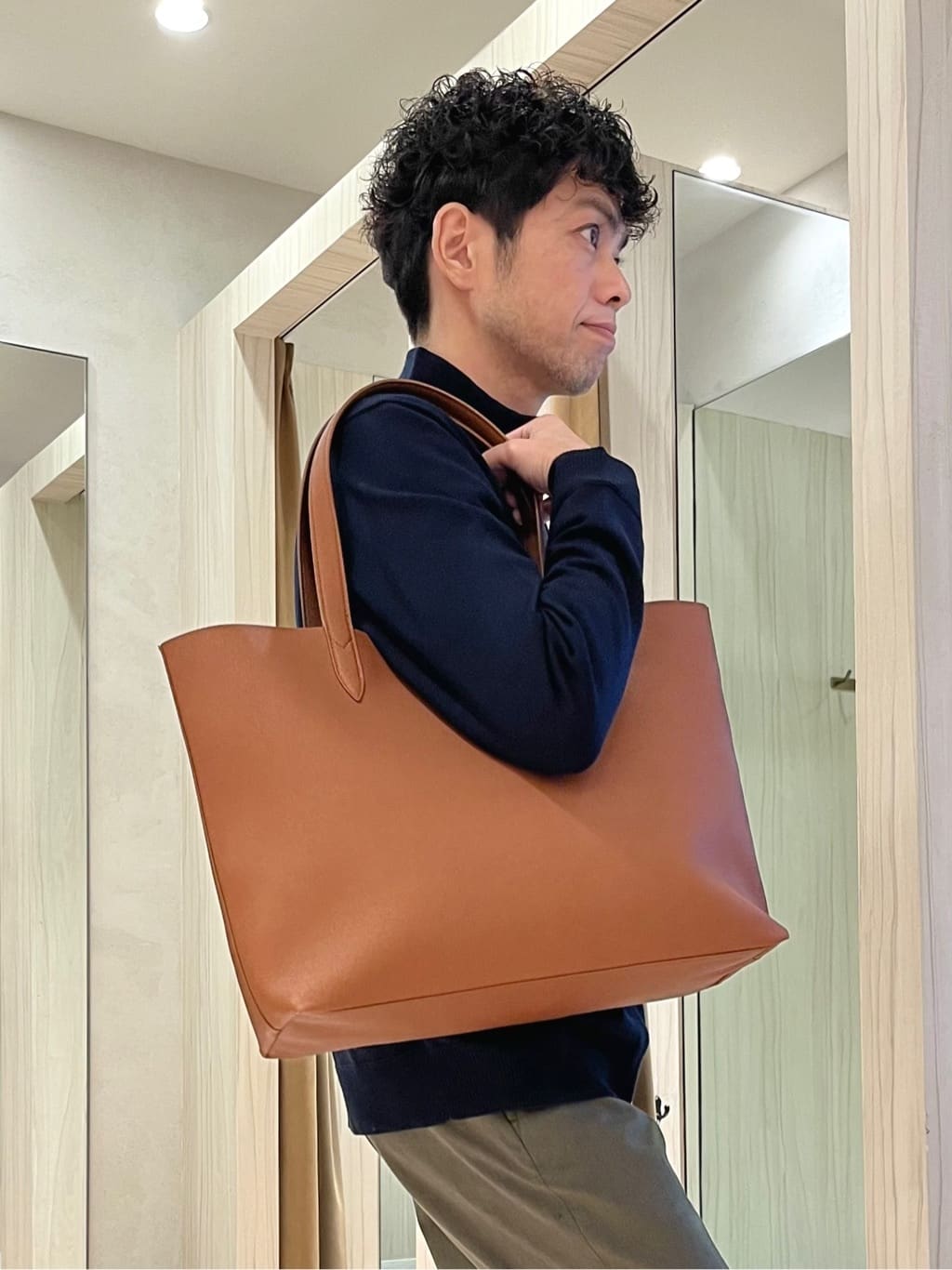 URAさんの「TAKEO KIKUCHI｜【抗菌防臭/シーズンレス】シアサッカー ジャージシャツ」を使ったコーディネート