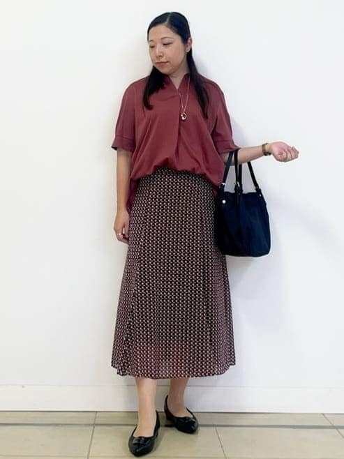chisaさんの「Reflect｜【すっきり見え！長め丈／マシンウォッシュ可】スキッパーネックジャージトップス」を使ったコーディネート