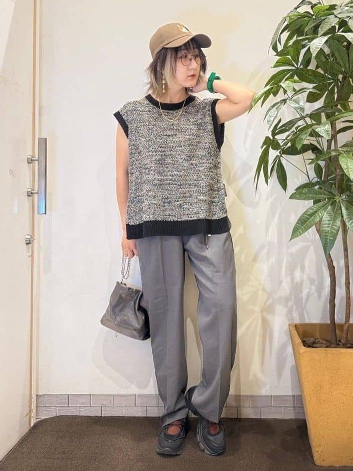 misakiさんの「SHOO･LA･RUE｜【S-LL】ウエストリボンがアクセント ゆったりテーパードパンツ」を使ったコーディネート