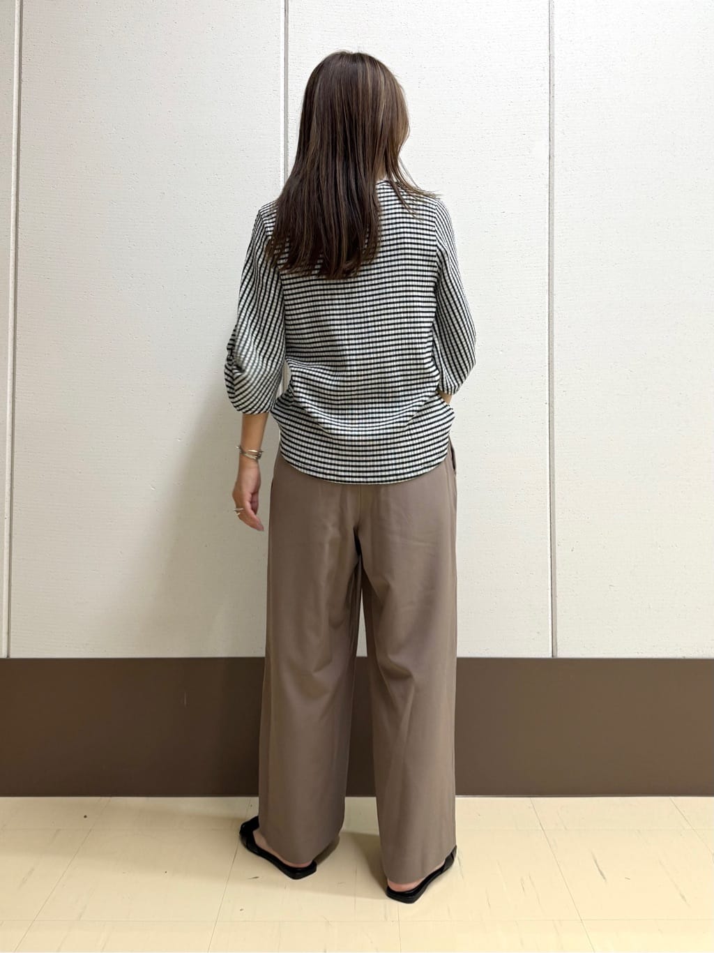 mamiさんの「INDIVI｜【UVケア／吸汗速乾】凹凸素材ねじり袖トップス」を使ったコーディネート
