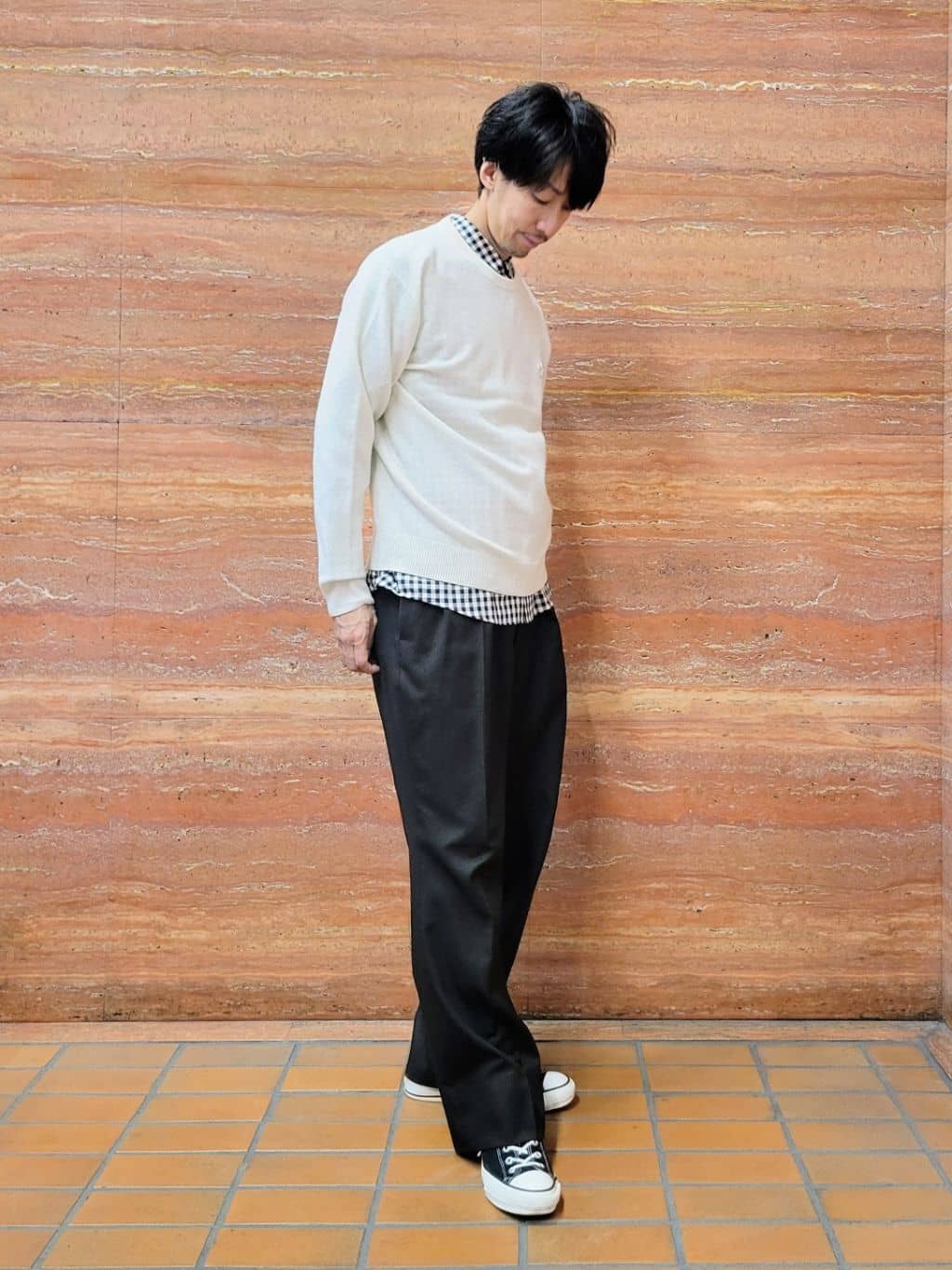 piroyaさんの「TAKEO KIKUCHI｜【Air Palette Knit】ワンポイント カラーニット プルオーバー」を使ったコーディネート