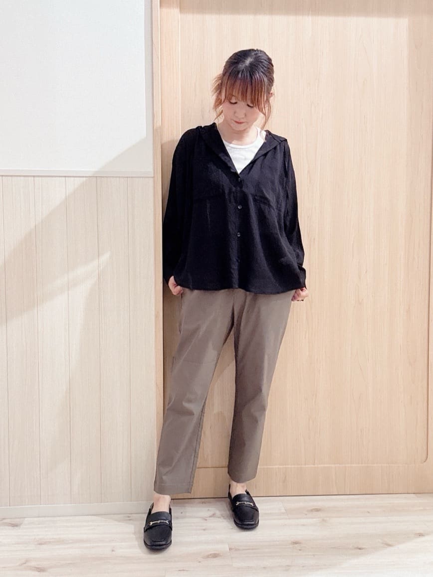 モカさんの「SHOO･LA･RUE｜【洗える/S-LL/美脚シルエット】ハイパーストレッチ テーパードパンツ」を使ったコーディネート