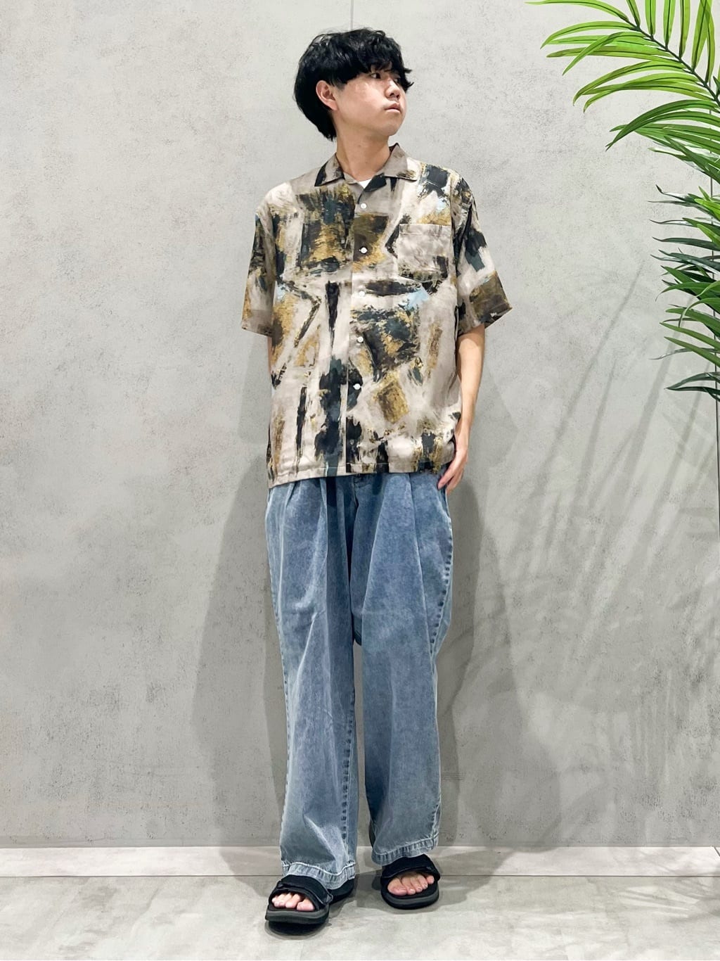 SHI-MAさんの「THE SHOP TK｜アートプリントメッシュ半袖シャツ　【洗濯機OK】」を使ったコーディネート