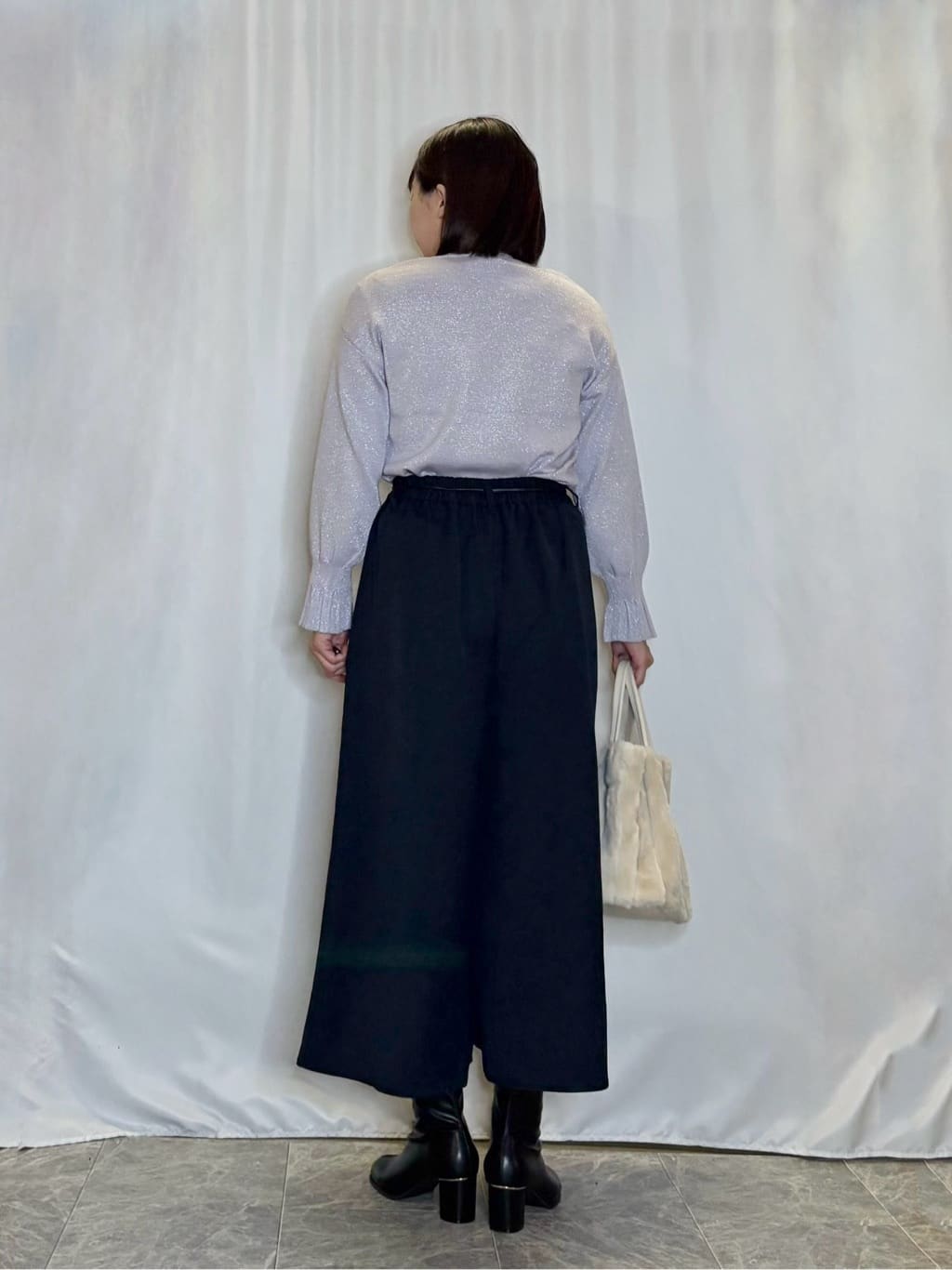 ネリさんの「SHOO･LA･RUE｜【S-LL/2点セット】脚のラインを拾いにくい ベルト付きタックスカーチョパンツ」を使ったコーディネート