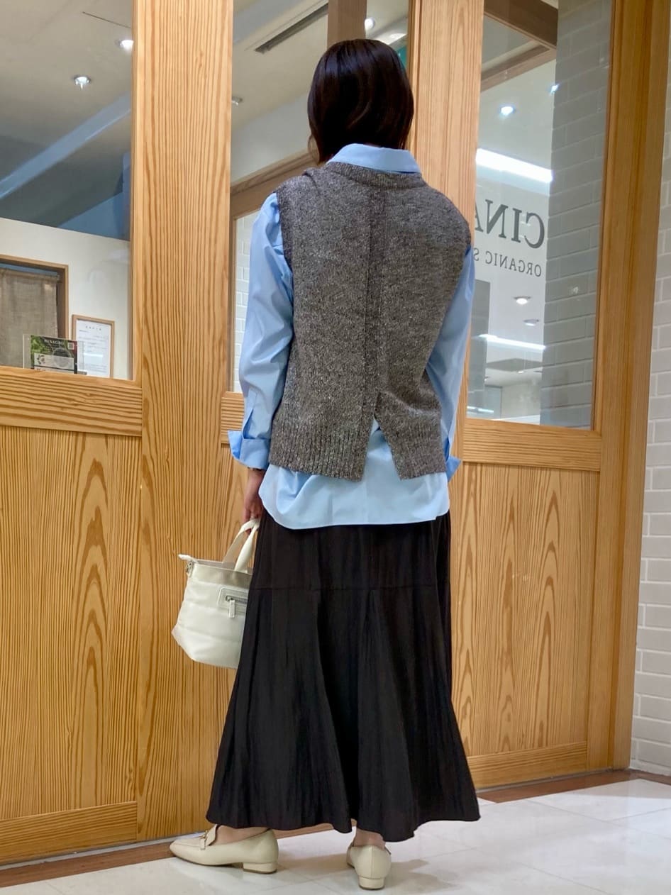 ゆうさんの「UNTITLED｜【重ね着レイヤードに】杢調ニットベスト」を使ったコーディネート