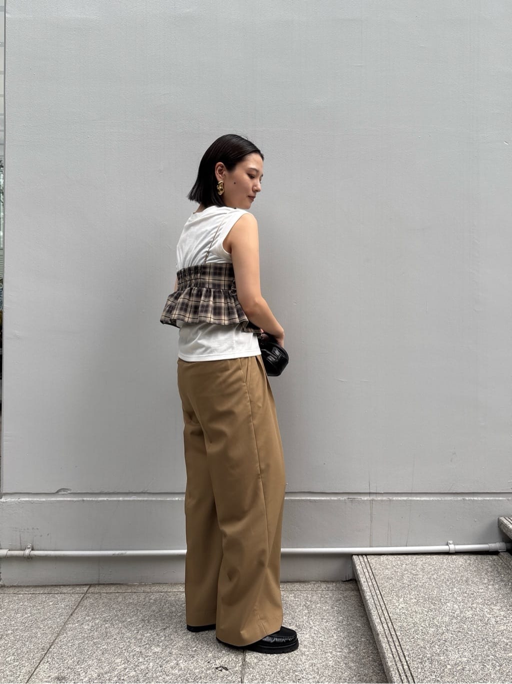 ayanoさんの「INDIVI｜オンブレチェックビスチェ」を使ったコーディネート