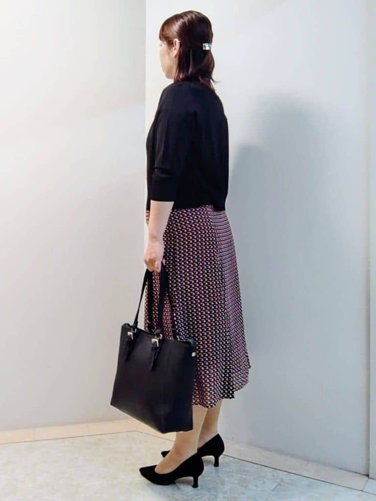 エリさんの「Reflect｜【インナーに◎／すっきり見え！長め丈】タックデティールブラウス」を使ったコーディネート