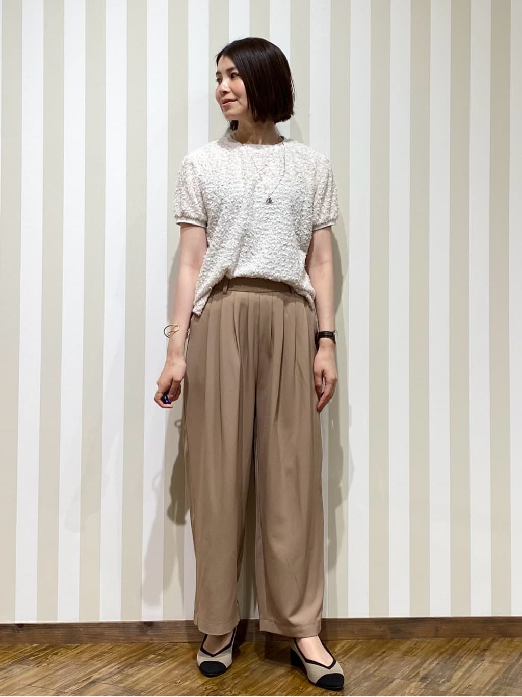 SAOさんの「SHOO･LA･RUE｜【洗濯機可/S-LL】さっと羽織れる 軽量リブブルゾン」を使ったコーディネート