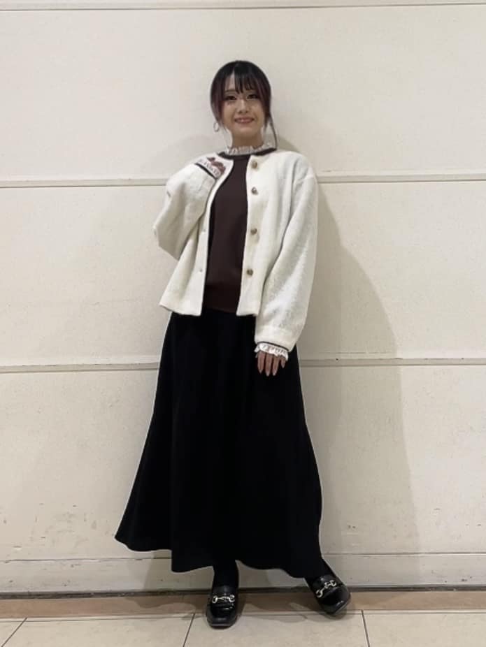 watanabeさんの「UNTITLED｜【ジャケット風/メタルボタン】アルパカ混シャギーカーディガン」を使ったコーディネート
