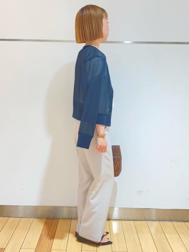 あやさんの「UNTITLED｜【後ろウエストゴム】ツイルセミフレアパンツ」を使ったコーディネート
